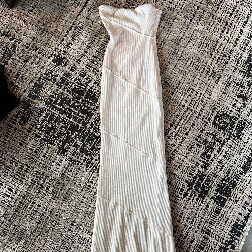 Elegant White Strapless Dress